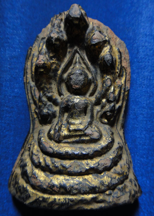 เคาะเดียวแดงครับ โคนสมอปางนาคปรก เนื้อดิน ลงรักปิดทองเดิม สภาพพอสวย แท้ดูง่าย (ซ่อมนะครับ)