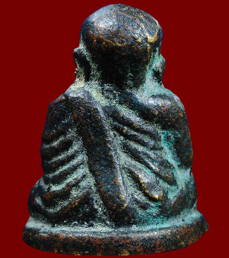 หลวงพ่อเงิน วัดบางคลาน รุ่นปืนแตก พิมพ์นิยมเศียรโต หน้าหนู ปี ๒๕๒๘