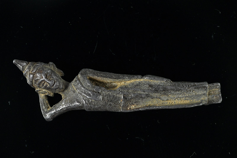 พระนอน เก่ามีอายุ สวยครับ