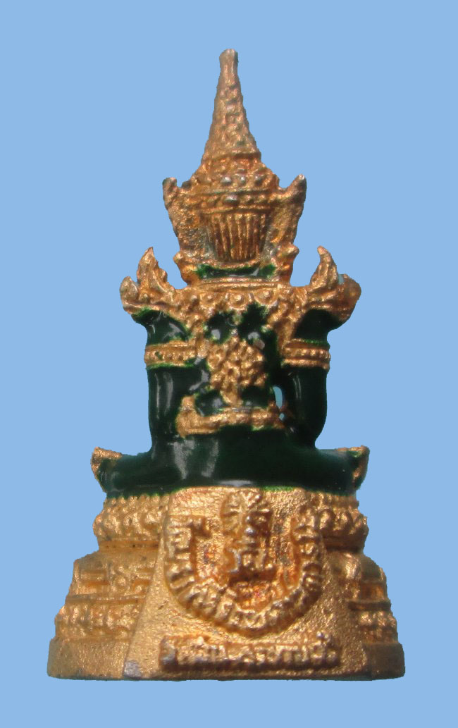 พระแก้วมรกตทรงเครื่องฤดูร้อน วัดพระแก้ว ก้นอุดผงมงคล ขนาดสูงประมาณ 2 ซ.ม. สภาพสวย เคาะแรกครับ