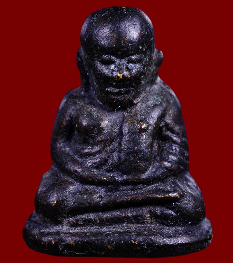 หลวงพ่อเงิน วัดบางคลาน รุ่นปืนแตก พิมพ์นิยมเศียรโต ปี พ.ศ.๒๕๒๘