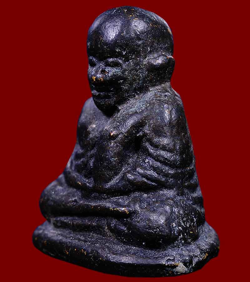 หลวงพ่อเงิน วัดบางคลาน รุ่นปืนแตก พิมพ์นิยมเศียรโต ปี พ.ศ.๒๕๒๘