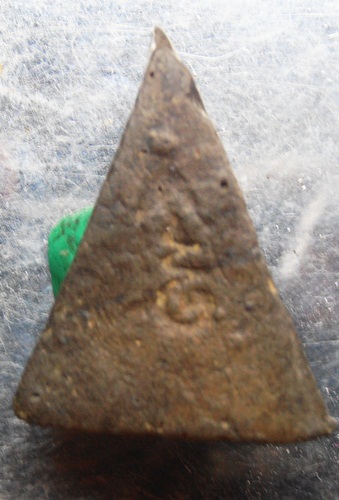 นางพญาเนื้อดินหลังยันต์หลวงพ่อจง วัดหน้าต่างนอกสวยๆครับ