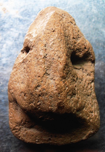 หลวงพ่อโตเนื้อดินหูให เก่าๆครับ