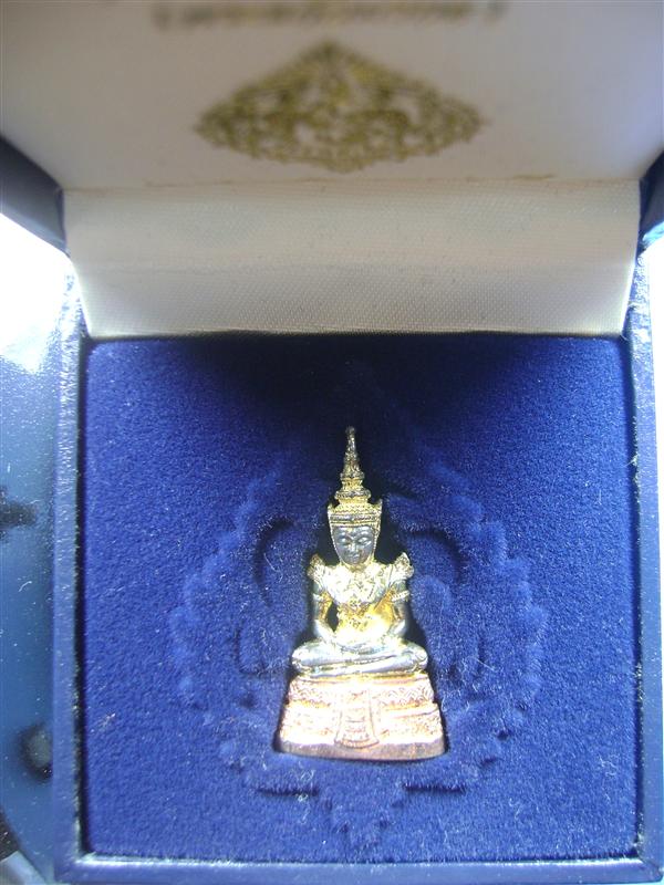  พระแก้วมรกต เนื้อสามกษัตริย์ กรมสรรพสามิต ครบรอบ 64 ปี วัดพระศรีรัตนศาสดาราม ปี 2539 
