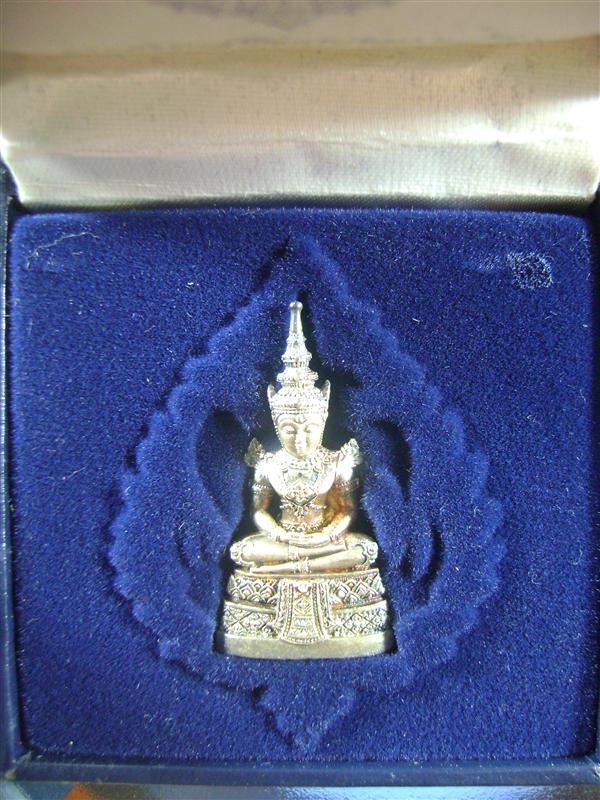  พระแก้วมรกต เนื้อเงิน กรมสรรพสามิต ครบรอบ 64 ปี วัดพระศรีรัตนศาสดาราม ปี 2539  