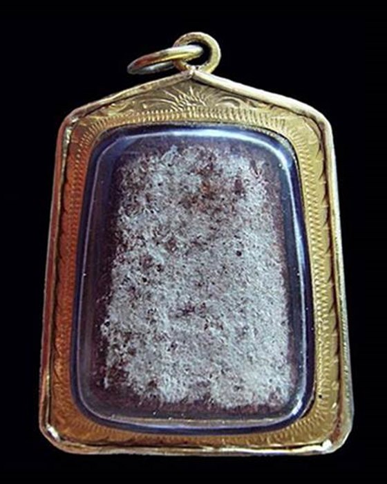 พระกรุเนื้อดิน พระแผงตัดเดี่ยว กรุนาดูน มหาสารคาม