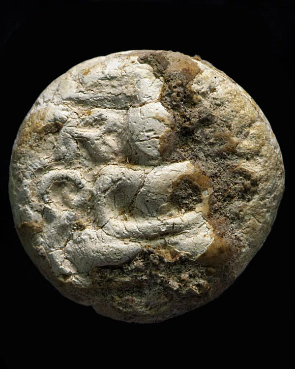 พระกรุวัดคู้สลอด พิมพ์จันทร์ลอย ลงกรุ