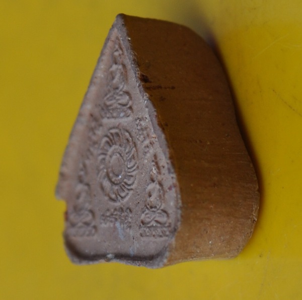 พระผงรัตนจักร หลวงปู่ชื้น วัดญาณเสน