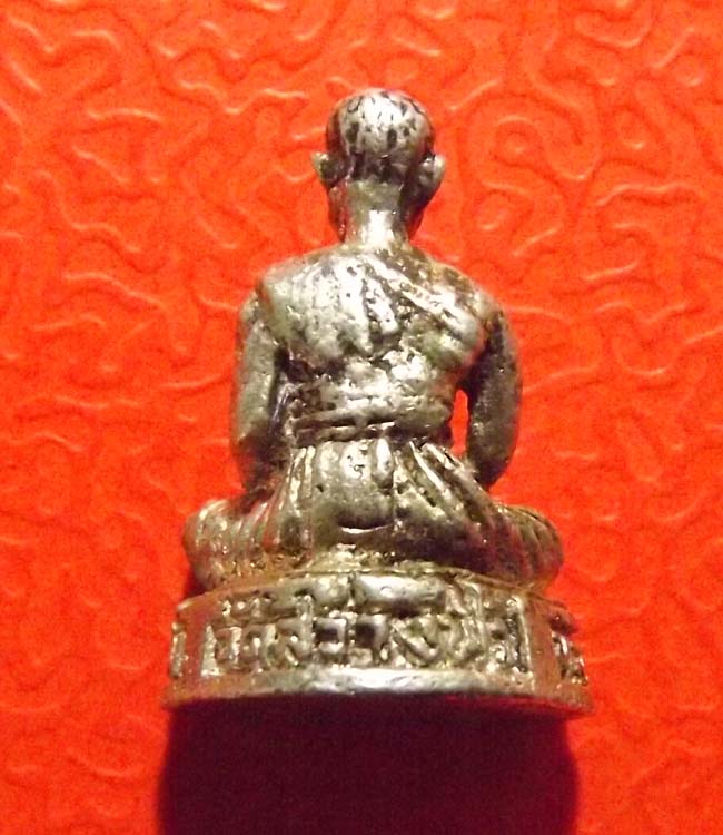 รูปหล่อหลวงพ่อพุ่ม วัดสว่างฟ้า  เนื้อเงิน เมืองพัทยา