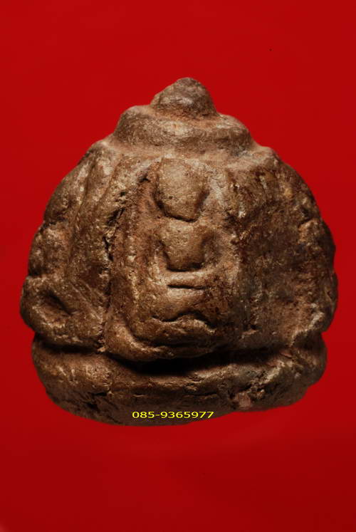 พระเจ้า 5 พระองค์ กรุนางเหลียว  จ.แพร่ เนื้อดิน