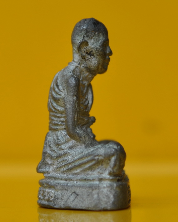 รูปหล่อรุ่นแรก หลวงปู่ชื้น วัดญาณเสน