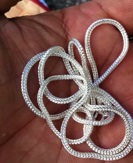 -สร้อยเงินแท้ ลายสี่เสาเหลี่ยม  #ตอกที่ห่วง92.5% ยาว 24 นิ้ว #หนักประมาณมาณ9กรัม(2สลึง)