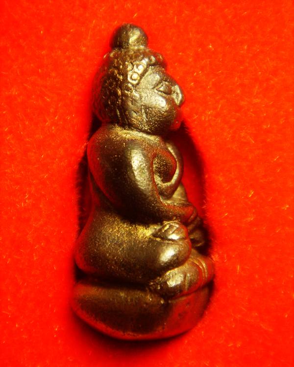 หลวงพ่ออุ้น อุดมโชค นวโลหะ