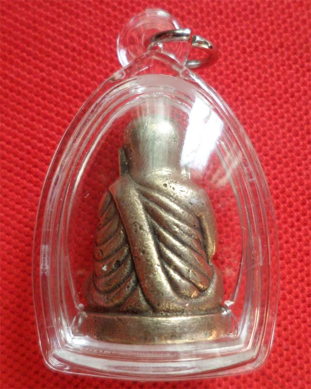 หลวงพ่อเงิน รุ่น รวย รวย รวย วัดหนองคล้า พิจิตร