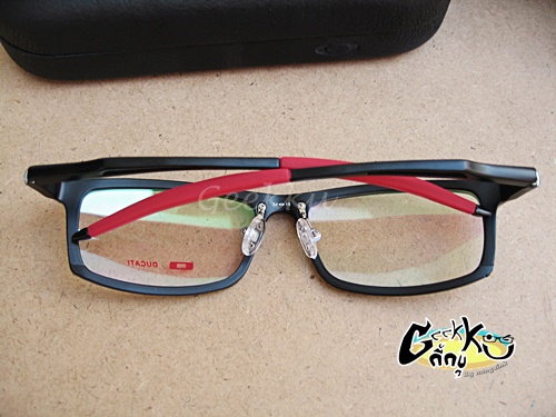  กรอบแว่นตา Oakley (O-18) ทรงกรอบเต็มสีดำ(ขาแดง) 