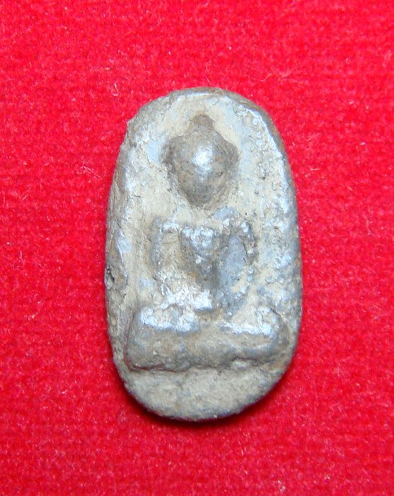 พระร่วงนั่งเนื้อดิน กรุสุโขทัย