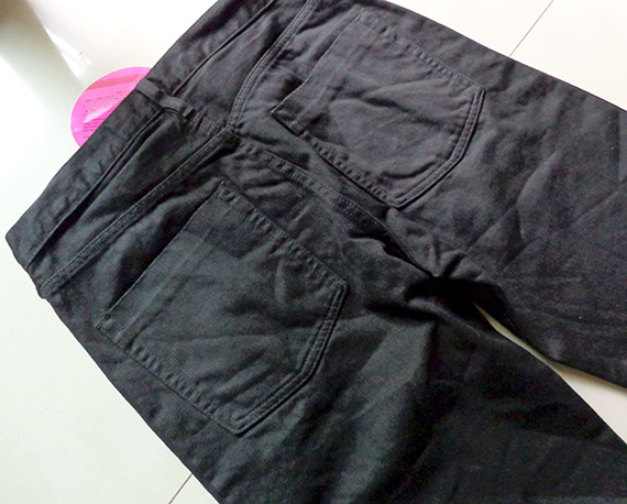 ยีนส์ UNIQLO ของแท้ สีดำ ของใหม่ 