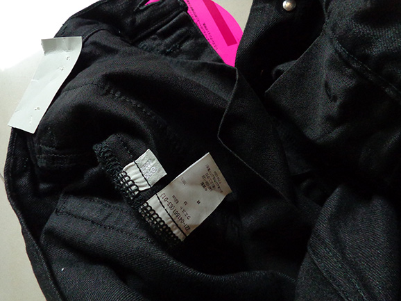 ยีนส์ UNIQLO ของแท้ สีดำ ของใหม่ 