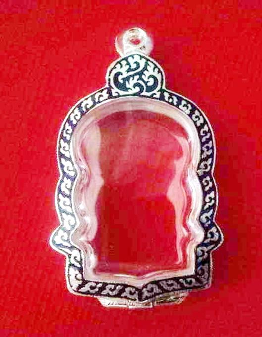  ตลับเนื้อเงินลงยาสำหรับใส่เหรียญนั่งพาน หลวงพ่อคูณ หลวงปู่ทิม และ เหรียญนั่งพานต่่างๆ