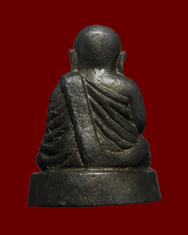 รูปหล่อ ลพ.เงิน เนื้อตะกั่ว ฐาน 1.5 X 2 นิ้ว