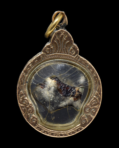 ปลาตะเพียนเงิน ตะเพียนทอง พอกครั่ง หลวงพ่อจง วัดหน้าต่างนอก จ.อยุธยา+เลี่ยมนาคเดิมครับ