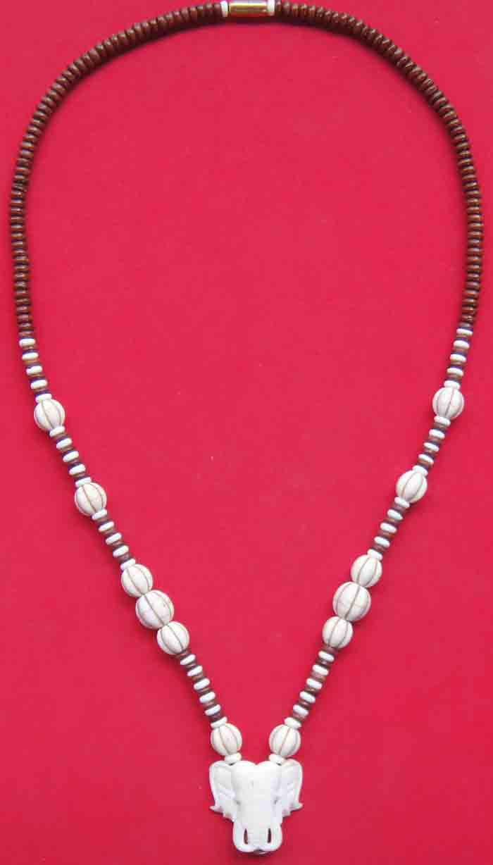 *** สร้อยกระดูกนกกระจอกเทศ +เม็กะลาตาเดียว ขนาด 25 นิ้วสวยๆครับยิ่งใส่ยิ่งฉ่ำเหมือนงาช้าง เป็นงาน Ha