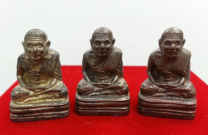 รูปหล่อหลวงพ่อทวด พิมพ์เบตง เลขใต้ฐานย้อนยุค วัดทรายขาว ชุดกรรมการนวะโลหะ No.885