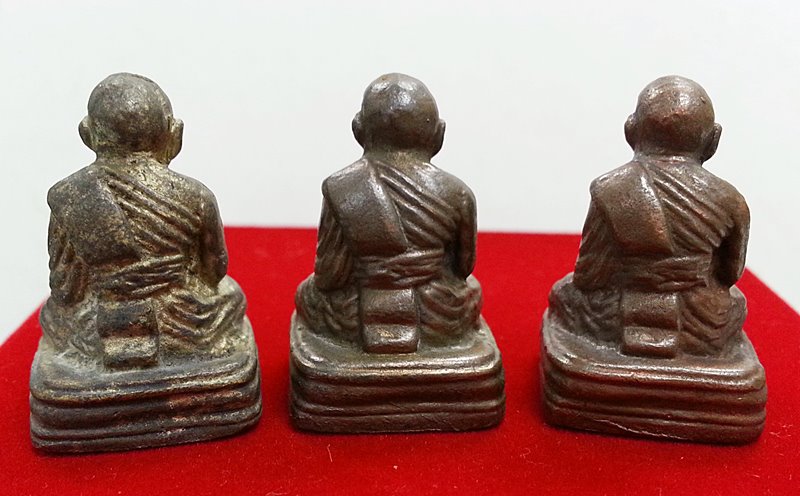 รูปหล่อหลวงพ่อทวด พิมพ์เบตง เลขใต้ฐานย้อนยุค วัดทรายขาว ชุดกรรมการนวะโลหะ No.885