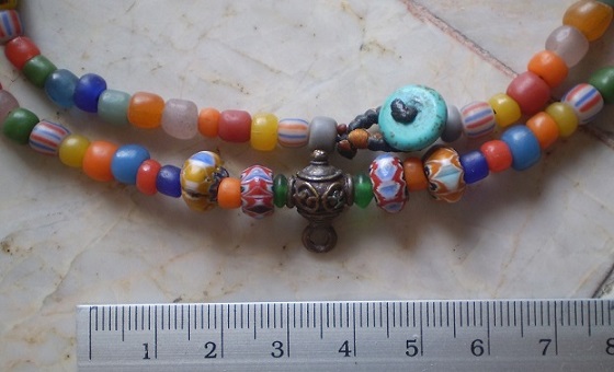 สร้อยลูกปัด  เชือกหนังเทียนถัก หัวขุนโลหะ  เคาะเดียว 