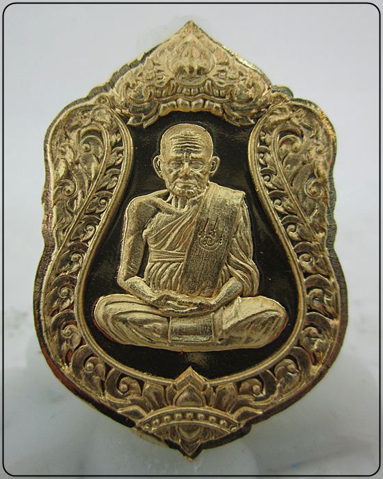 หลวงพ่อเงิน วัดบางคลาน รุ่น ฉลองเลื่อนสมณศักดิ์ 111 ปี เนื้อทองระฆัง ไม่ตัดปีก 970