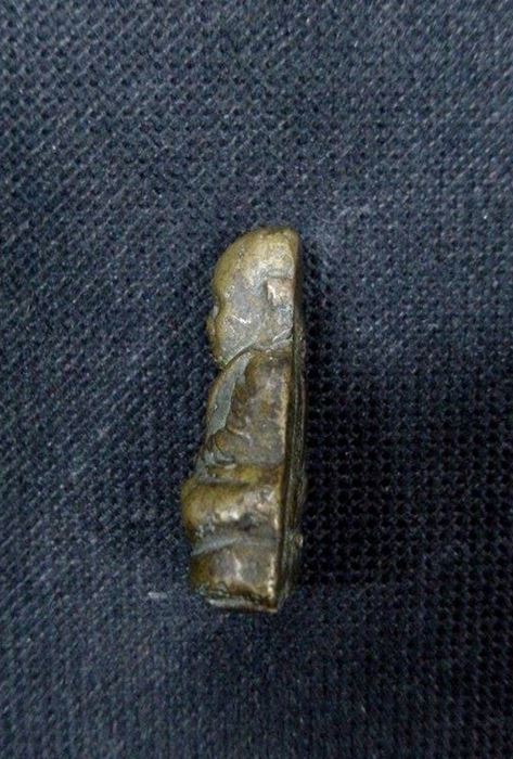 หลวงพ่อเงิน ครึ่งซีกหลังรูปเหมือน ออกวัดวังตะโก บางคลาน พิจิตร ปี 2521 หลังรูปเหมือน 