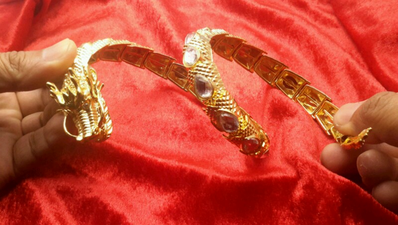 กำลังมังกรทอง ประดับ หินมงคล ใส