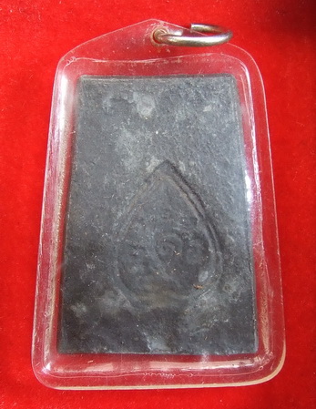 1 ในไม่กี่องค์ในกรุ พระกรุวัดทัพผึ้ง พิมพ์ชินราช หลังตราปั๊ม เนื้อชิน สภาพสวย (คงจะหาองค์ที่2ลำบาก)