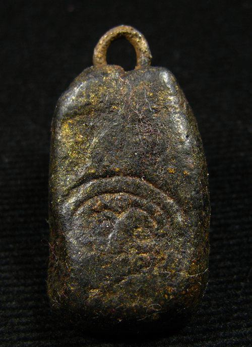 พระเนื้อผงลงรัก เนื้อหามวลสารดี สวยไม่ทราบที่ครับ