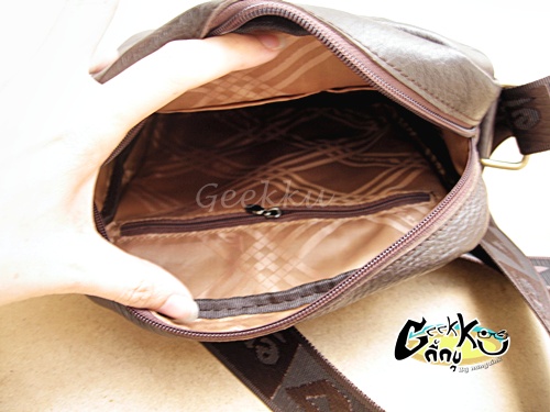 กระเป๋าสะพายหนังแท้ (TT-07) รุ่นซิปหน้า 