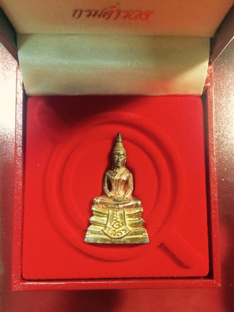พระพุทธโสธร รุ่น80ปีกรมตำรวจ เนื้อ 3k สวยเดิม กล่องครับ