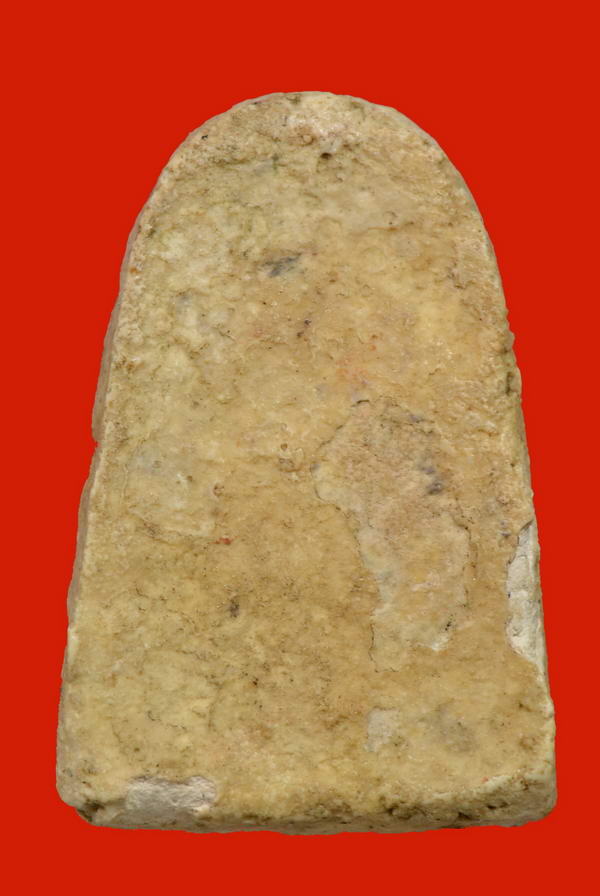 สมาธิเล็บมือฐานสามชั้น กรุวัดเงินคลองเตย เนื้อผง กรุงเทพ