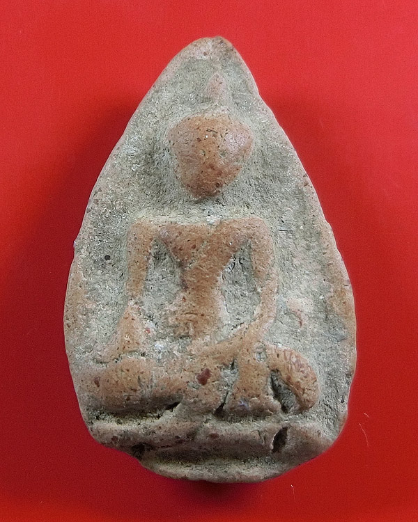 พระนางกำแพง กลีบบัว เนื้อดิน