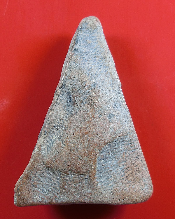 พระนางกำแพง เนื้อดิน