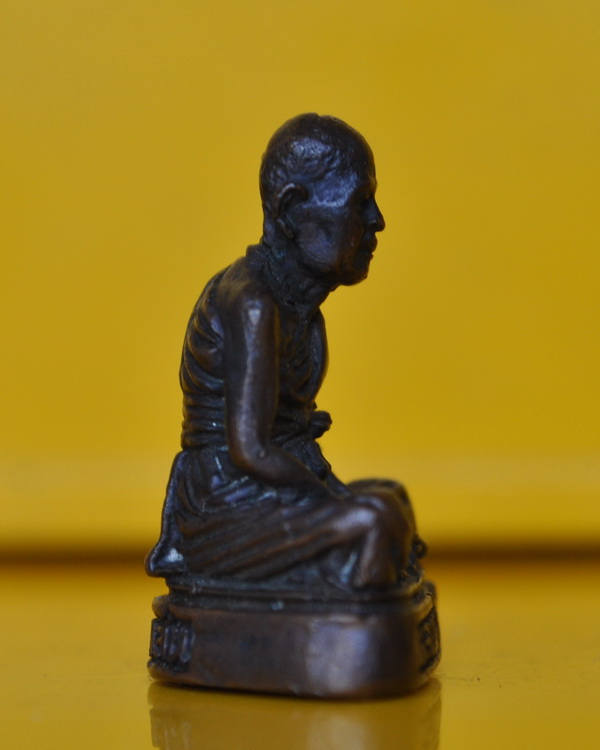 รูปหล่อรุ่นแรก หลวงปู่ชื้น วัดญาณเสน 