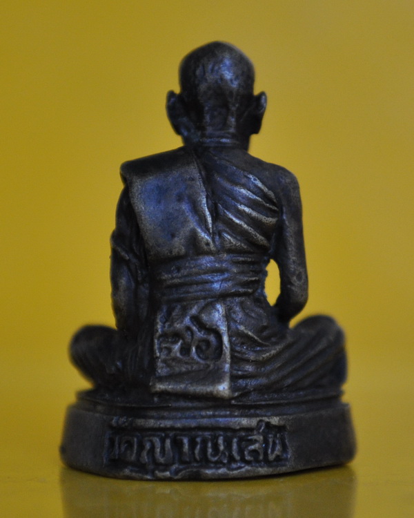 รูปหล่อรุ่นแรก หลวงปู่ชื้น วัดญาณเสน