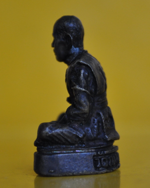 รูปหล่อรุ่นแรก หลวงปู่ชื้น วัดญาณเสน