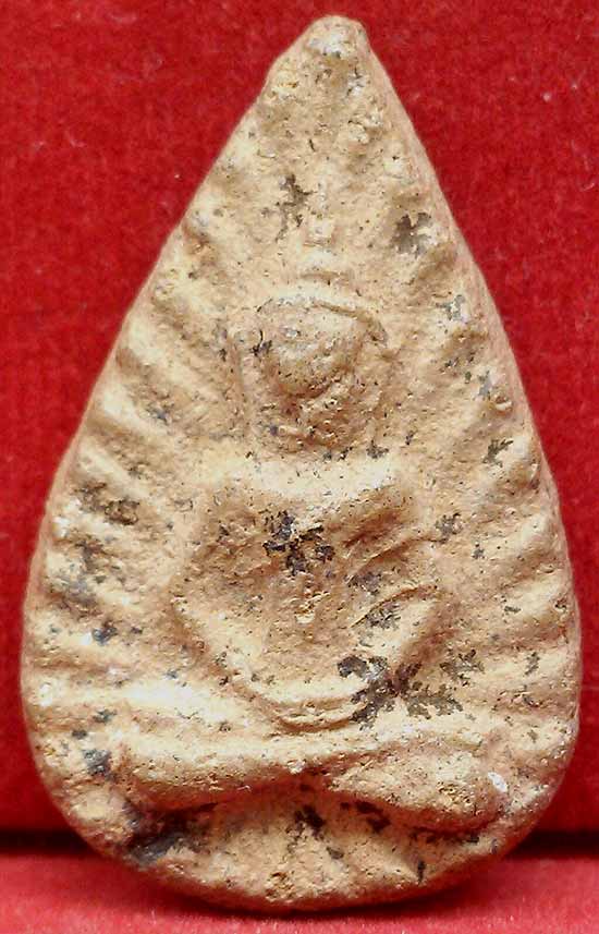 *พระกรุวัดลิงขบ พิมพ์กลีบบัวสมาธิ เนื้อดินเผา*