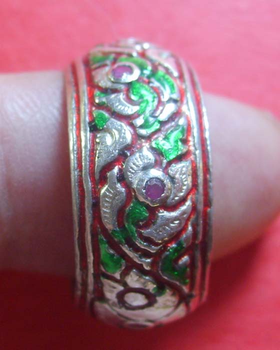 แหวนเงินลงยาฝังพลอย