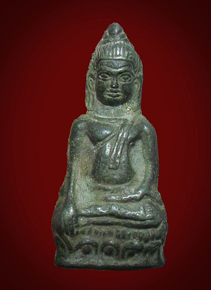 500.- พระหูยาน ขินเงิน หลังลายผ้า ไม่ทราบกรุ เคาะเดยว