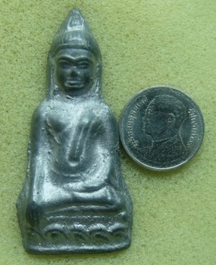 **วัดใจ**พระหูยานหลังลายผ้าย้อนยุค เนื้อชิน ไม่ทราบที่**สวยๆ