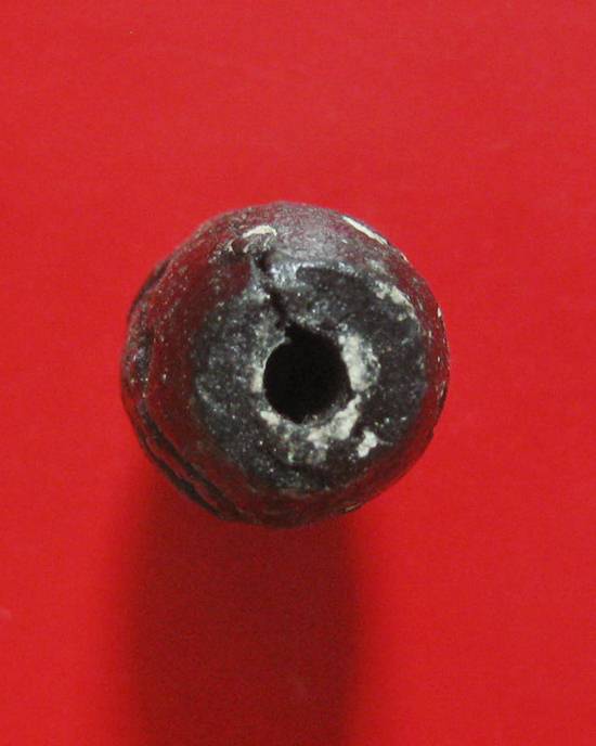 ลูกสะกดราหูผงกระลาตาเดียว หลวงพ่อเกษม เขมโก รุ่นสุริยุปราคา ตรุดเงิน ปี 38 พร้อมกล่องเดิม 