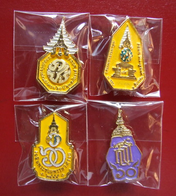 ชุดเข็มกลัด(ภปร.ครองราชย์60ปี,ภปร.84พรรษา,มวก.60พรรษา,สธ.60พ รรษา) สภาพสวย กล่องเดิม