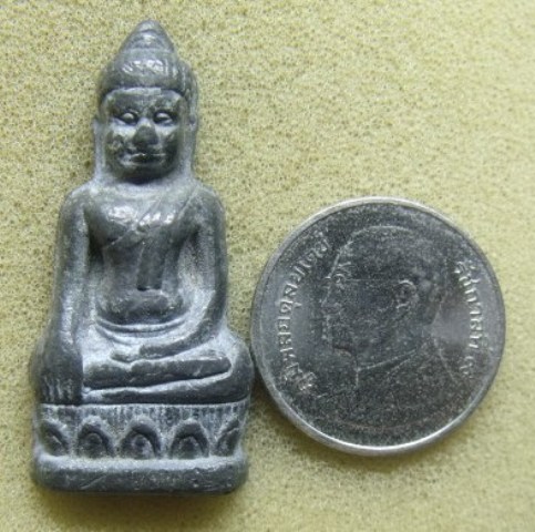 **วัดใจ**พระหูยาน หลังเจดีย์ เนื้อชินเก่า ไม่ทราบที่**สวยๆ เชิญชมครับ